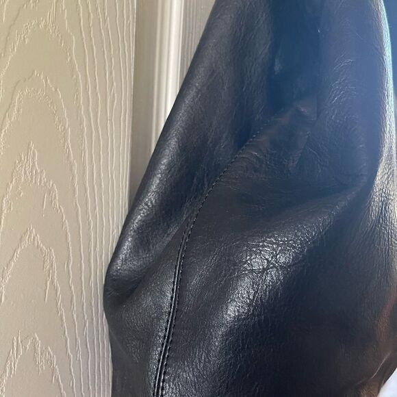 Kenneth Cole Handle It Over  Leather Black shoulder large Bag. - Picture 7 of 16